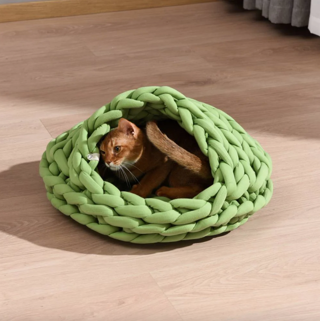 Handmade Luxurious Feline Haven Comfort Cat Nest - Avocado